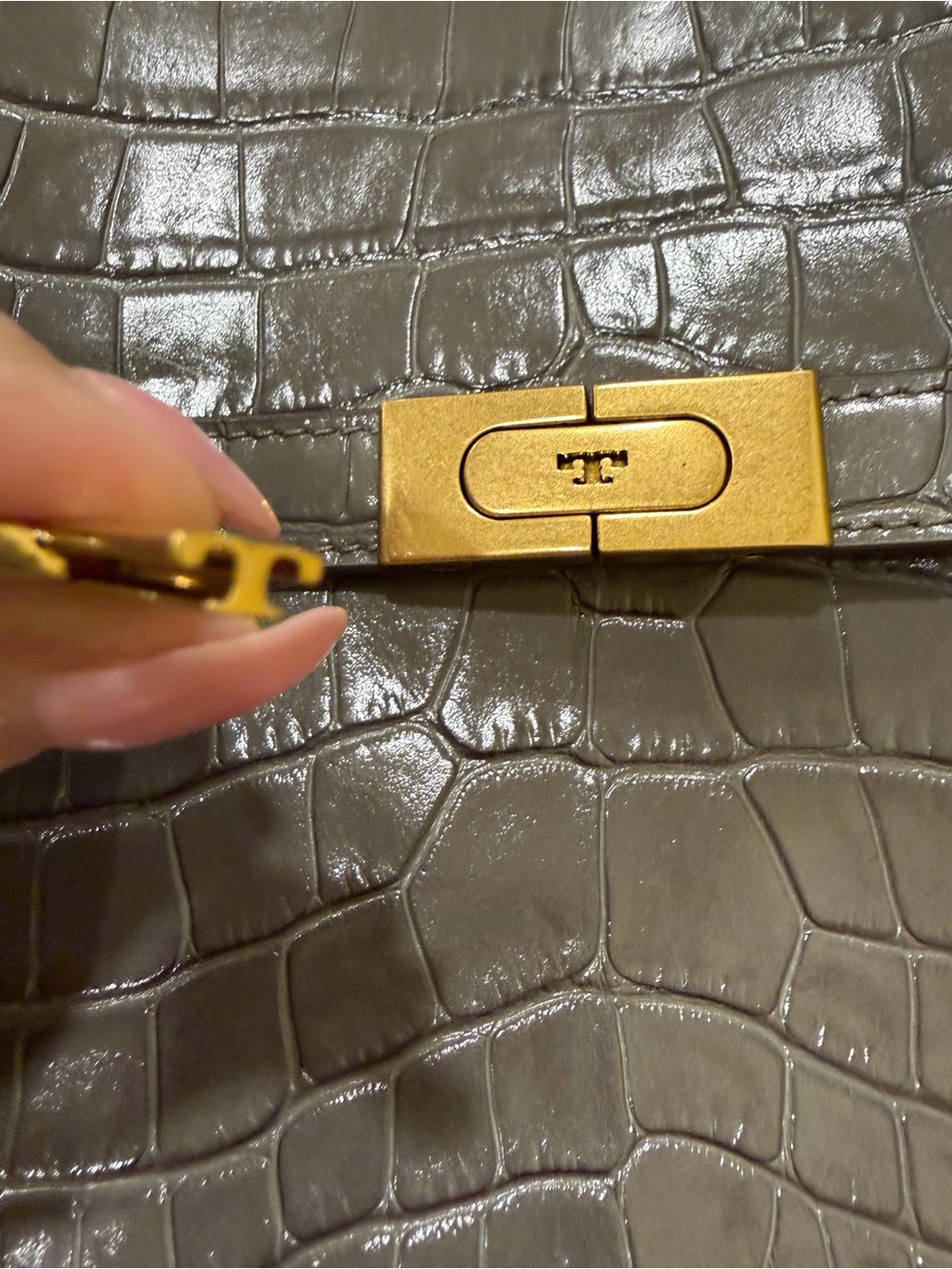 NWT Tory Burch Lee Radziwill Croc-Embossed Leather 2 Way Bag in Mineral Gray - Picture 12 of 16